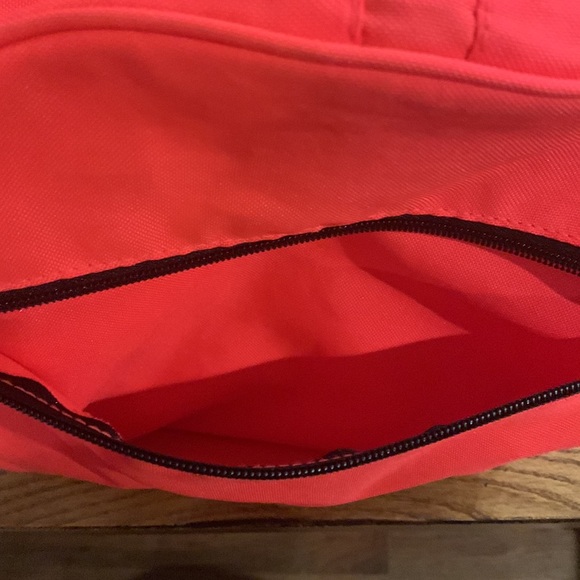 PInK Victoria’s Secret duffel bag - Picture 9 of 16
